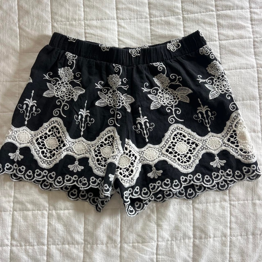 Ces Femme Boho Black & White Floral Embroidered Lace Shorts - Size 3